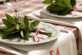 tartan holiday tabletop by chelsea fuss of {frolic!} tartan holiday tabletop by chelsea fuss of {frolic!}
