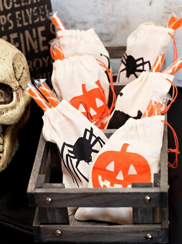 Halloween Party Favor Bags To Buy Or To Do It Yourself At Home With Kim Vallee