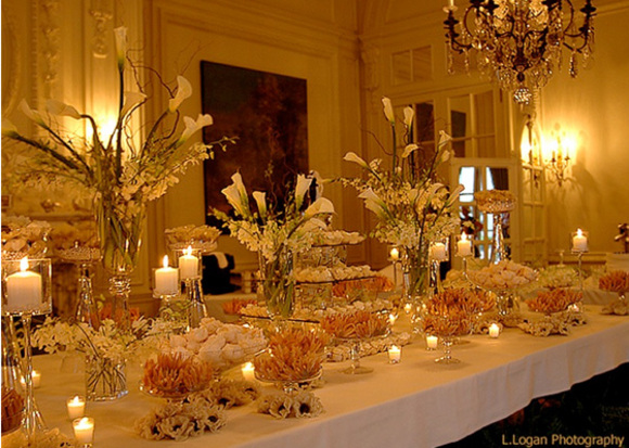 creating movements with the centerpieces and trays in an ornated room