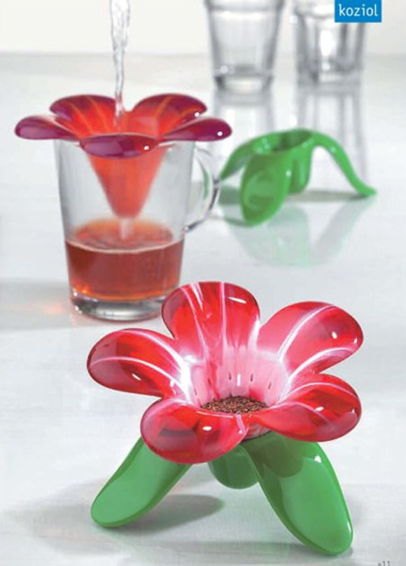 audrey murano glass tea strainer for koziol