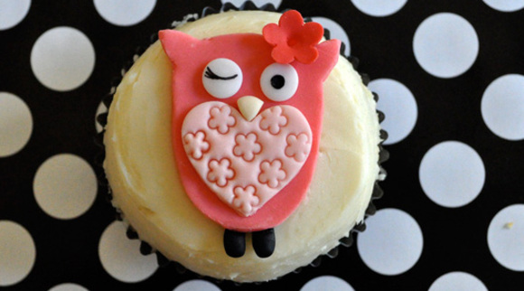 lady owl :: the owl cupcakes are back in a valentine\'s day gift box by blue cupcake