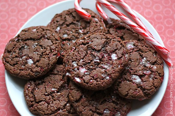 candy cane cookies :: chocolate peppermint crunch cookie recipe