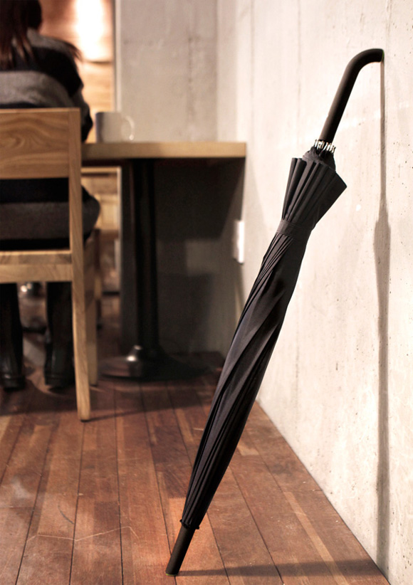 lean on me umbrella designed by Cheol Woong Seo and Jae Hee Park