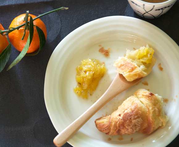 pineapple marmelade with croissant