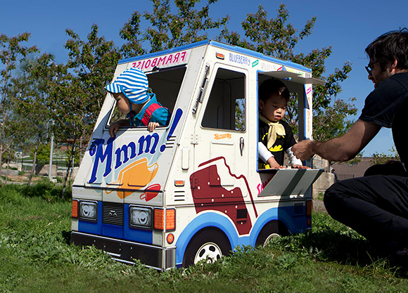 oto ice cream truck